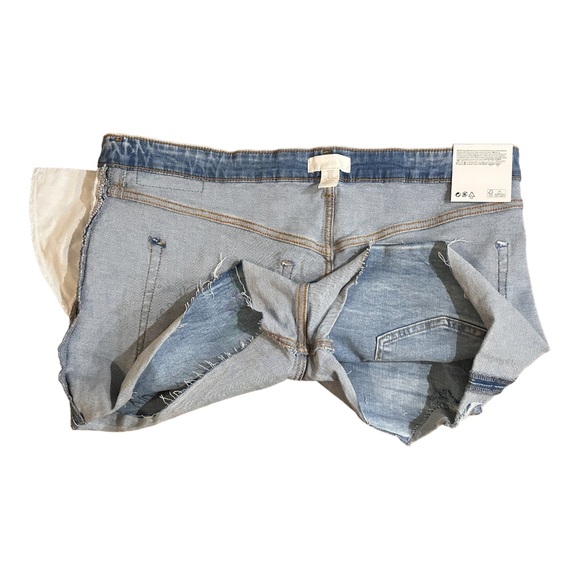H&M Distressed Mom Fit Stretch Jean Shorts Cuffed High Rise Light Wash Size 18 - Picture 8 of 12